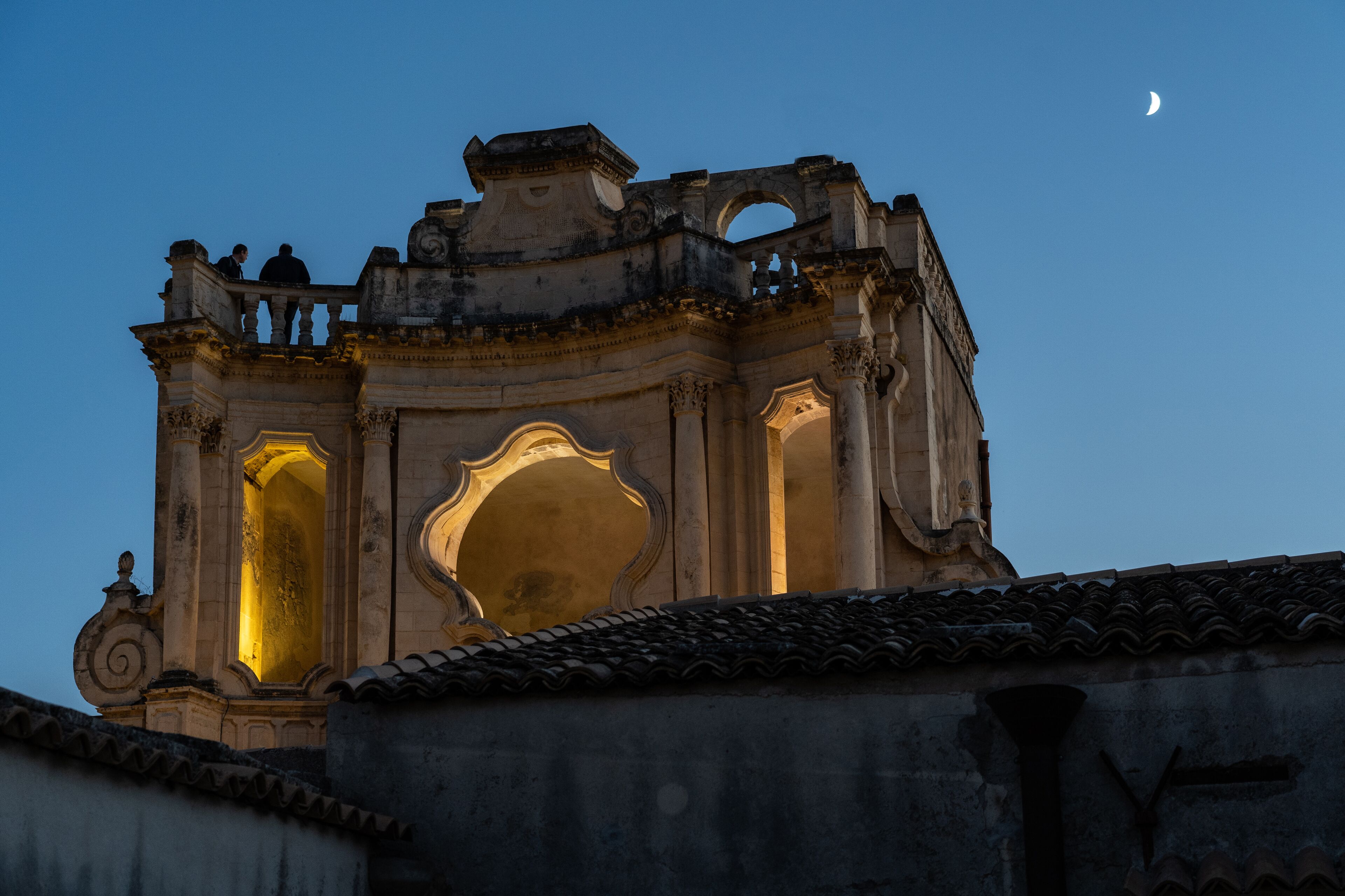 Foto - Q92 Noto