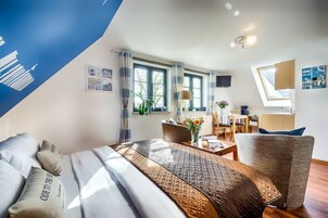 Comfort Double Room, 1 Queen Bed (Nordstrand; incl. 40 EUR Cleaning Fee) | Individually decorated, individually furnished, free WiFi