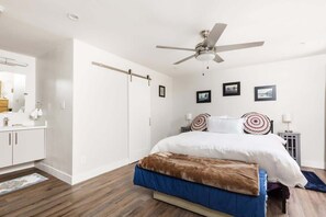 2 bedrooms, desk, iron/ironing board, travel cot