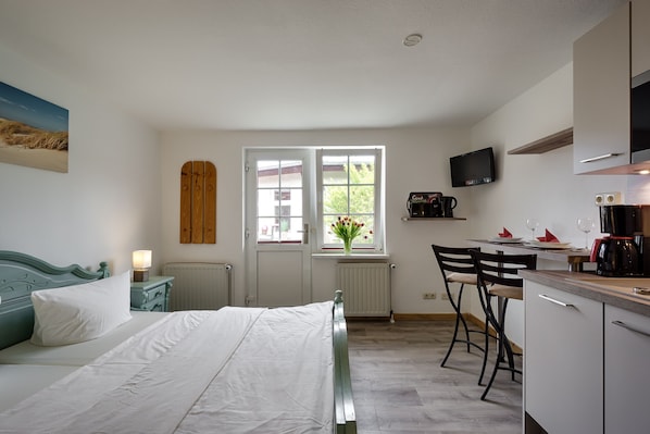 Comfort Double Room, 1 Queen Bed (incl. 35 EUR Cleaning Fee)