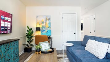 Smart TV, computer monitors