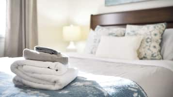 3 bedrooms, desk, iron/ironing board, travel cot