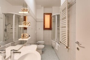 Hair dryer, towels