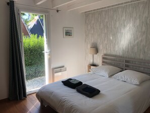 5 bedrooms, individually decorated, individually furnished