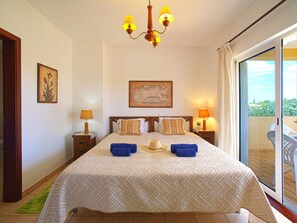 4 bedrooms, iron/ironing board, travel crib, free WiFi