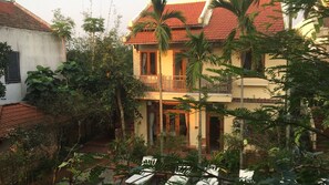 Exterior - Three-bedroom Bungalow with Pool in Hoi An (Tp. Hội An)