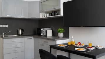 Comfort-Apartment | Eigene Küche | Mini-Kühlschrank, Mikrowelle, Herdplatte, Espressomaschine