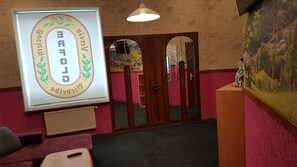 Apartment, Sauna | Living room - Hotel Erfolg (Daugavpils)