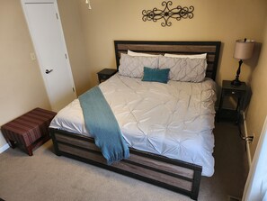 3 soverom, safe på rommet, skrivebord og strykejern/-brett