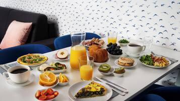 Quadrupla Comfort | Cucina privata | Frigorifero, microonde, piano cottura, lavastoviglie