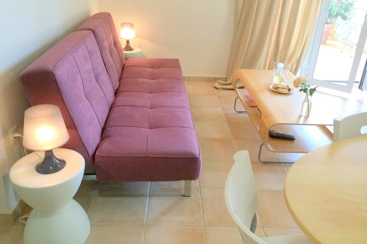 Duplex, 2 Bedrooms | Living room