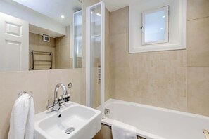 Apartment (2 Bedrooms) | Interior - Fab 2 BR Flat in Paddington Close to Hyde Park (London)