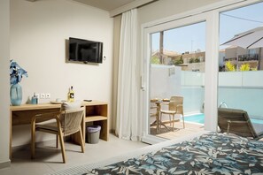 Premium bedding, in-room safe, individually furnished, desk - Sarpidon Suites (Chania)