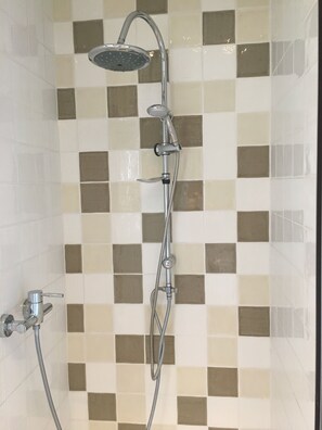 Bathtub