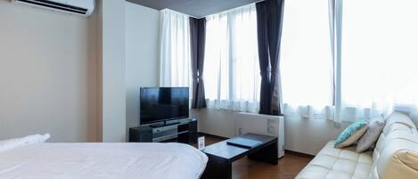 1 bedroom, desk, free WiFi, bed sheets