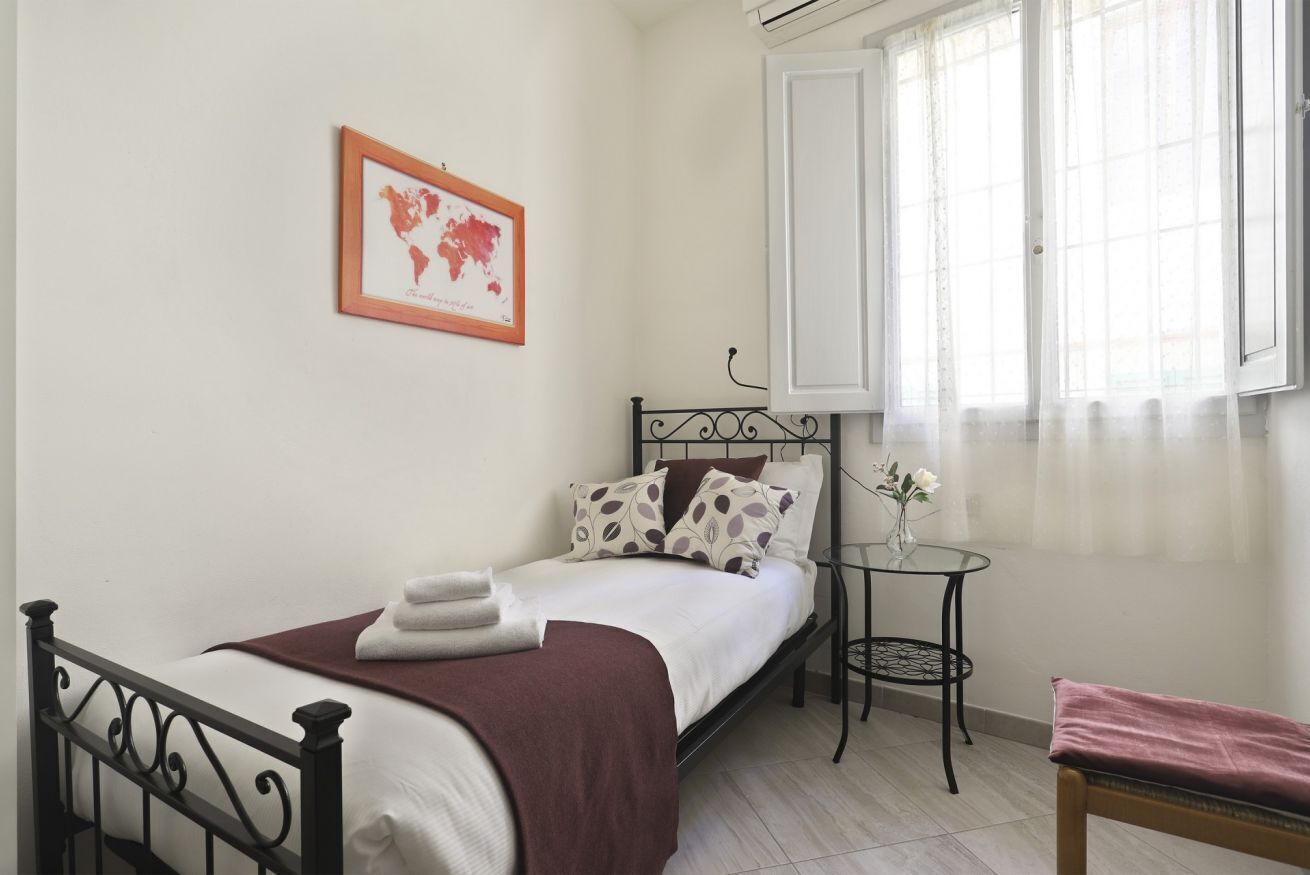 2 bedrooms, WiFi, bed sheets