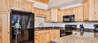 Perfect Northwoods getaway - direct snowmobile trail access!