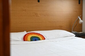2 bedrooms, bed sheets