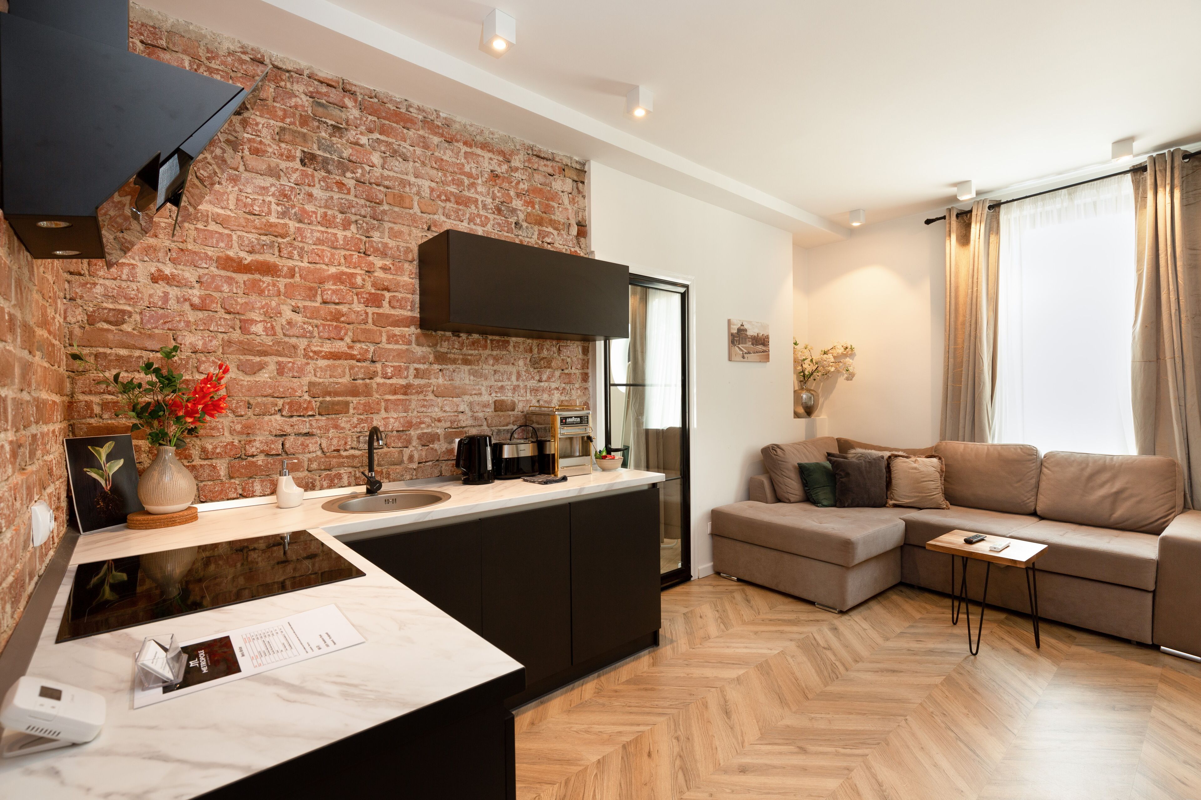 Smart TV 108 cm con canales de televisión por cable, televisión