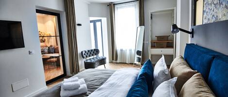 Luxury Apartment | 2 bedrooms, premium bedding, memory-foam beds, minibar