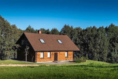 Exteriör. Semesterhus vid sjön "Beavers"