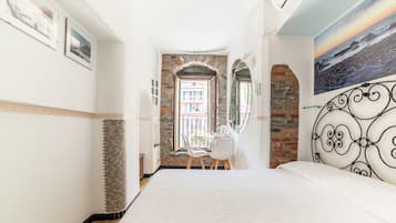 Phòng đôi có tầm nhìn toàn cảnh, máy điều hòa, quang cảnh biển | Bộ đồ giường cao cấp, chăn bông, két bảo mật tại phòng