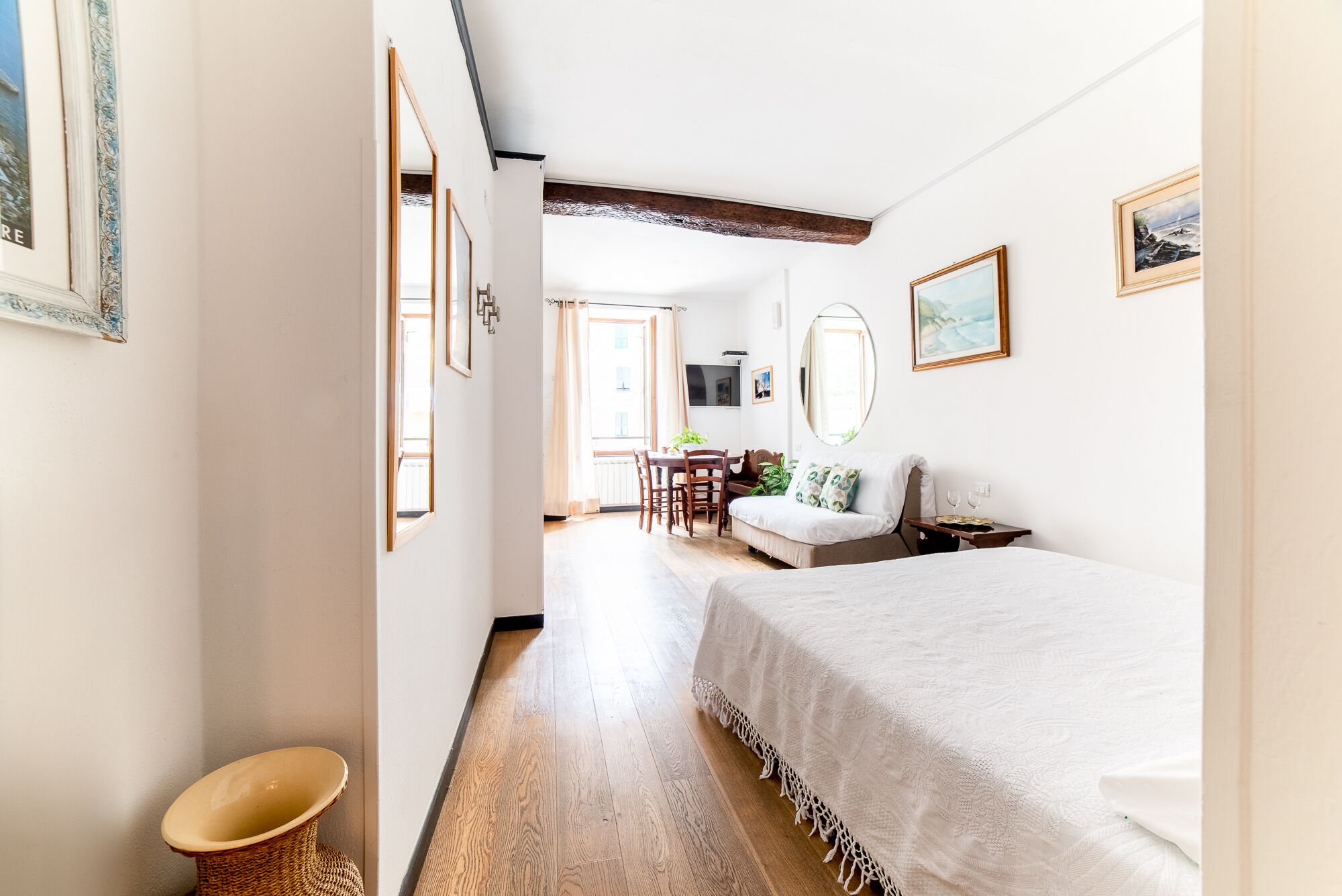 Suite estudio panorámica, aire acondicionado, vista al mar | Ropa de cama de alta calidad y edredón 