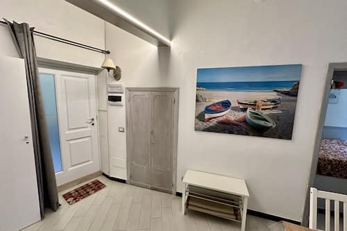 Family Room | Living area | 42-inch flat-screen TV with satellite channels, Netflix