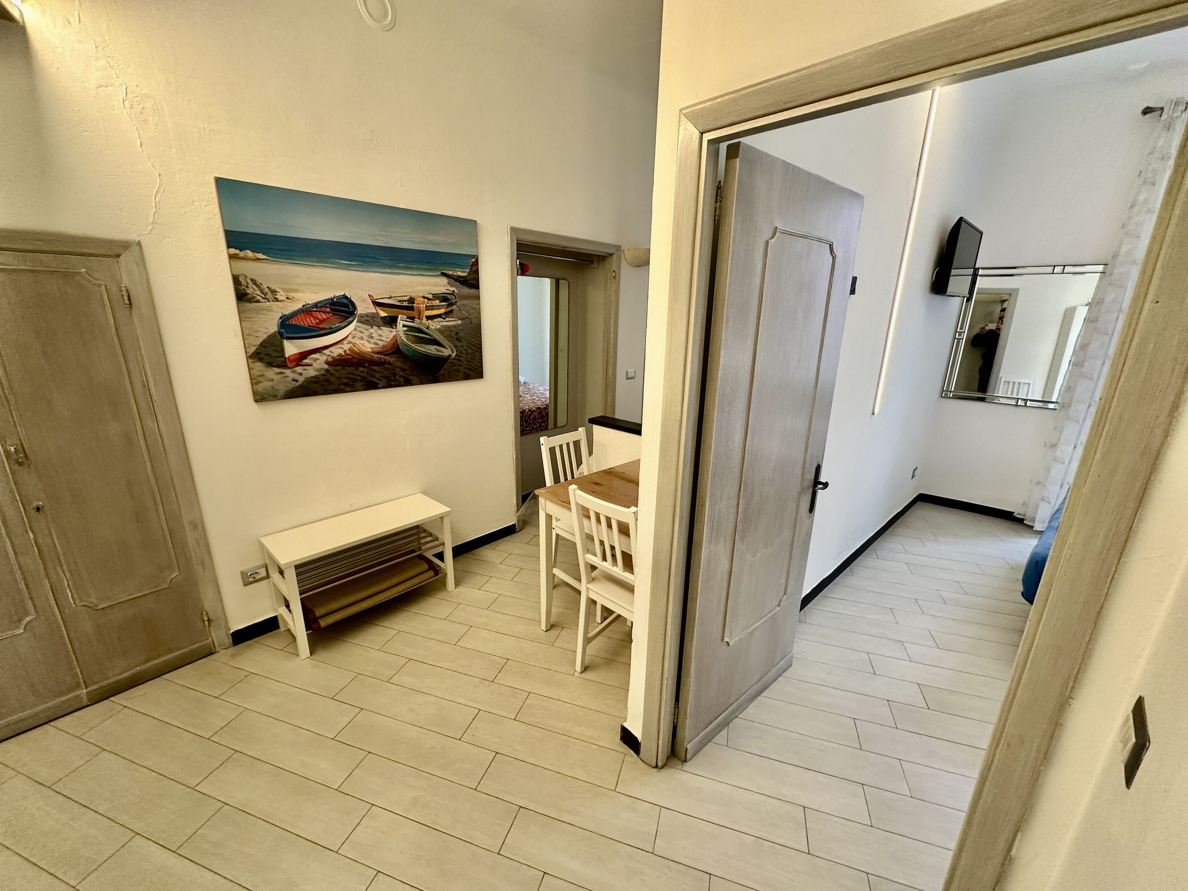 Family Room | Living area | 42-inch flat-screen TV with satellite channels, Netflix