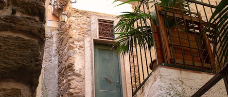 Entrée de l’hébergement