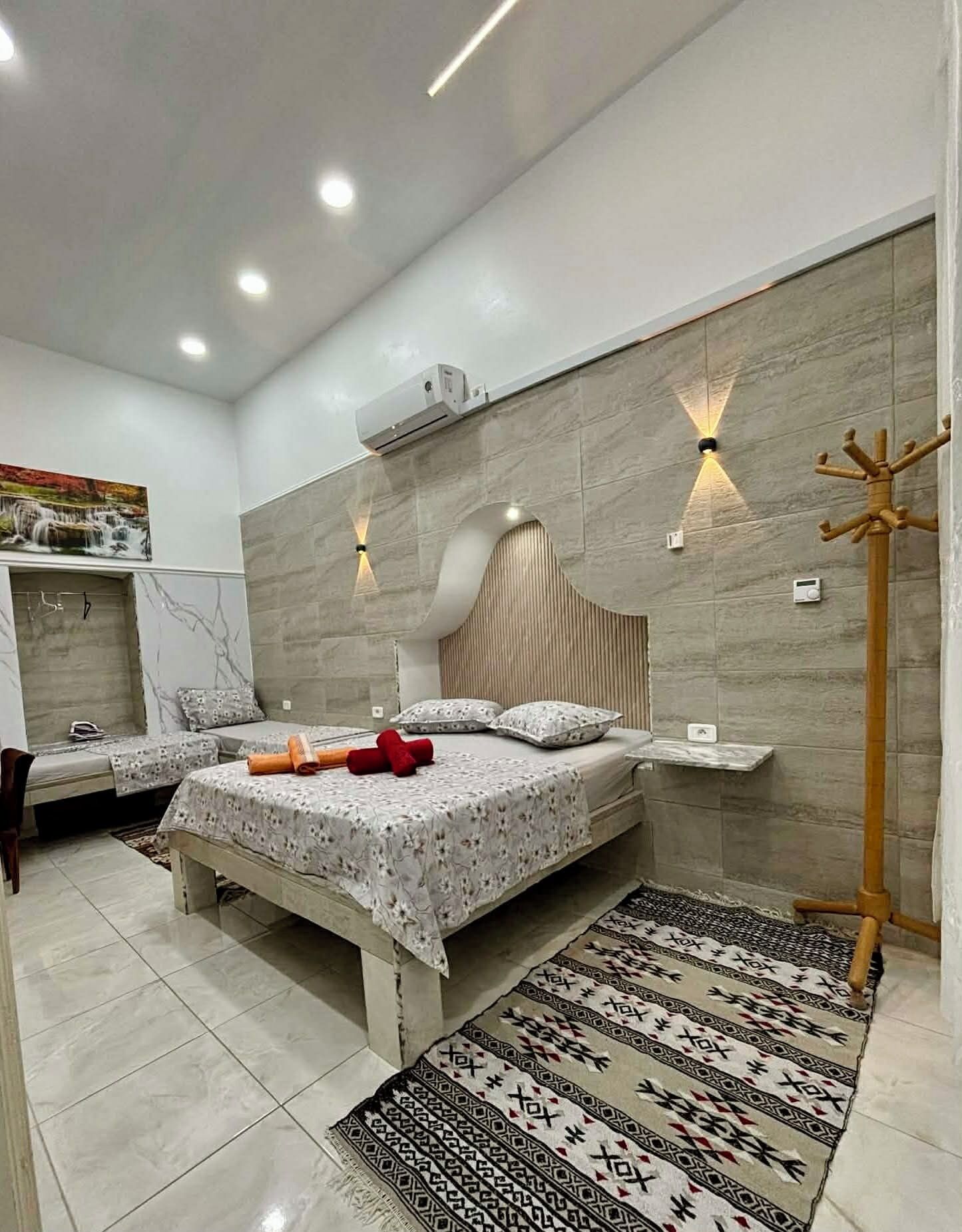 2 chambres, fer et planche à repasser, Wi-Fi, draps fournis