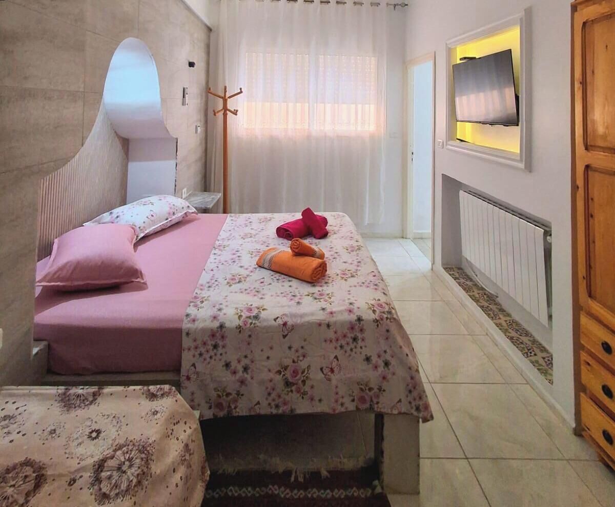 2 chambres, fer et planche à repasser, Wi-Fi gratuit, draps fournis