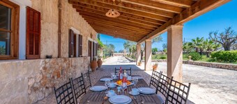 Stunning private villa with A/C, WIFI, private pool, TV, terrace, pets allowed and parking