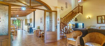 Stunning private villa for 8 people with WIFI, private pool, TV, terrace, pets allowed and parking