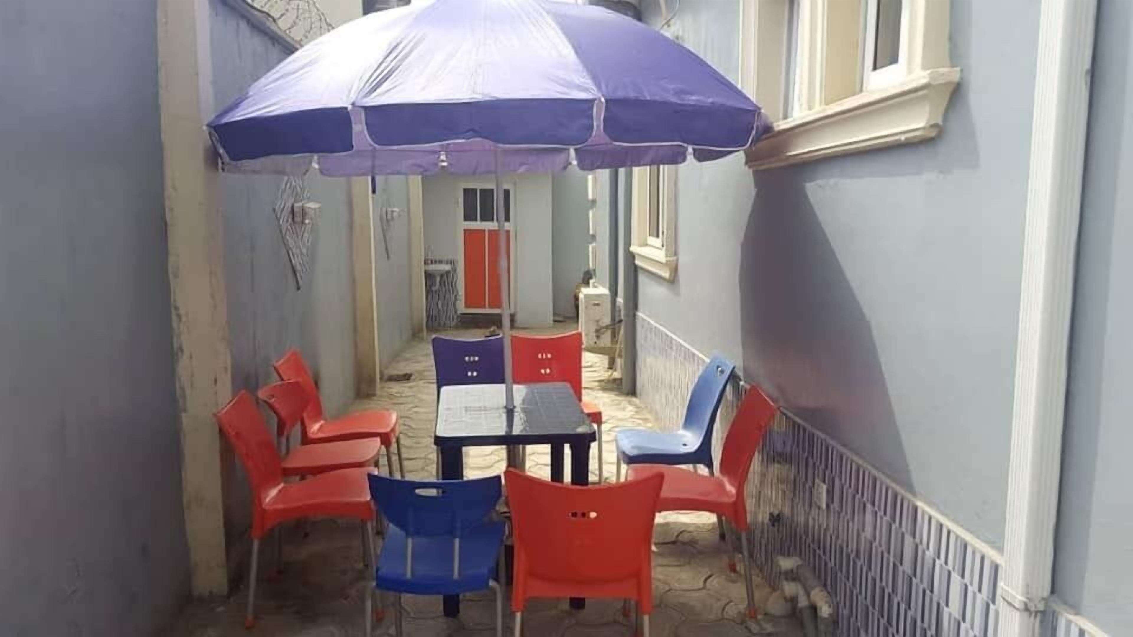 Breakfast, lunch, dinner served; local and international cuisine 