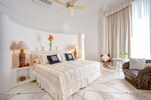 4 bedrooms, iron/ironing board, WiFi, bed sheets - Oceanfront W/ Stunning Views | Pool & Beach Access (Huatulco)