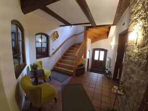 Lobby sitting area - Hotel am Neumarkt (Zeitz)