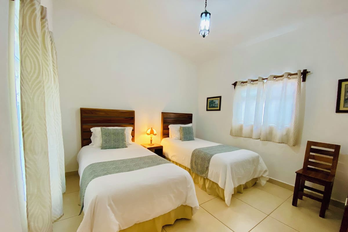 Bungalow | 1 bilik tidur, peralatan tempat tidur premium, gebar bulu kapas