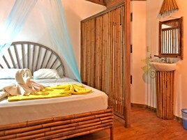 Individually decorated, free WiFi, bed sheets