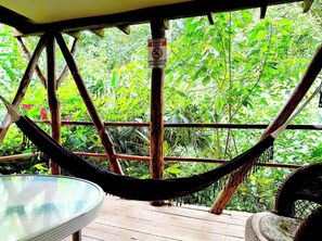 Family Quadruple Room | Garden view - Hostel Cascada Verde (Bahía Ballena)