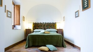3 bedrooms, iron/ironing board, WiFi (free) - La Foresteria di Villa Giusso (Vico Equense)