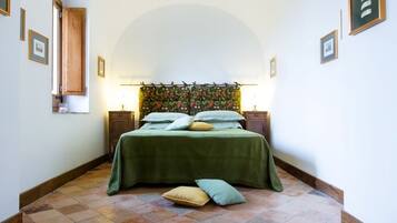 3 camere, ferro/asse da stiro, Wi-Fi gratuito