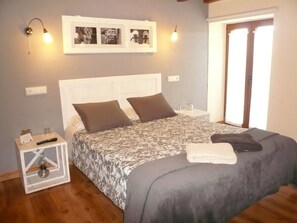 Double or Twin Room | Free rollaway beds, free WiFi, bed sheets