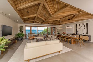 Smart TV, books, stereo