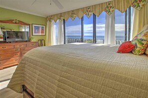 Condo, 2 Bedrooms, Ocean View | 2 bedrooms, individually decorated, individually furnished, bed sheets - Artsea (Atlantic Beach)