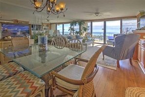 Condo, 2 Bedrooms, Ocean View | Interior