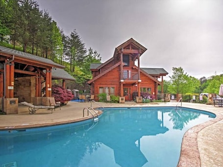Pool. Mountain Bliss: Resort Cabin - 5 min to Dollywood