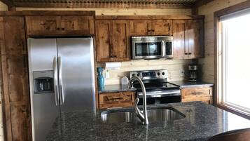 Frigorífic, microones, forn i placa de cuina