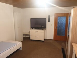 Standard Twin Room, Shared Bathroom