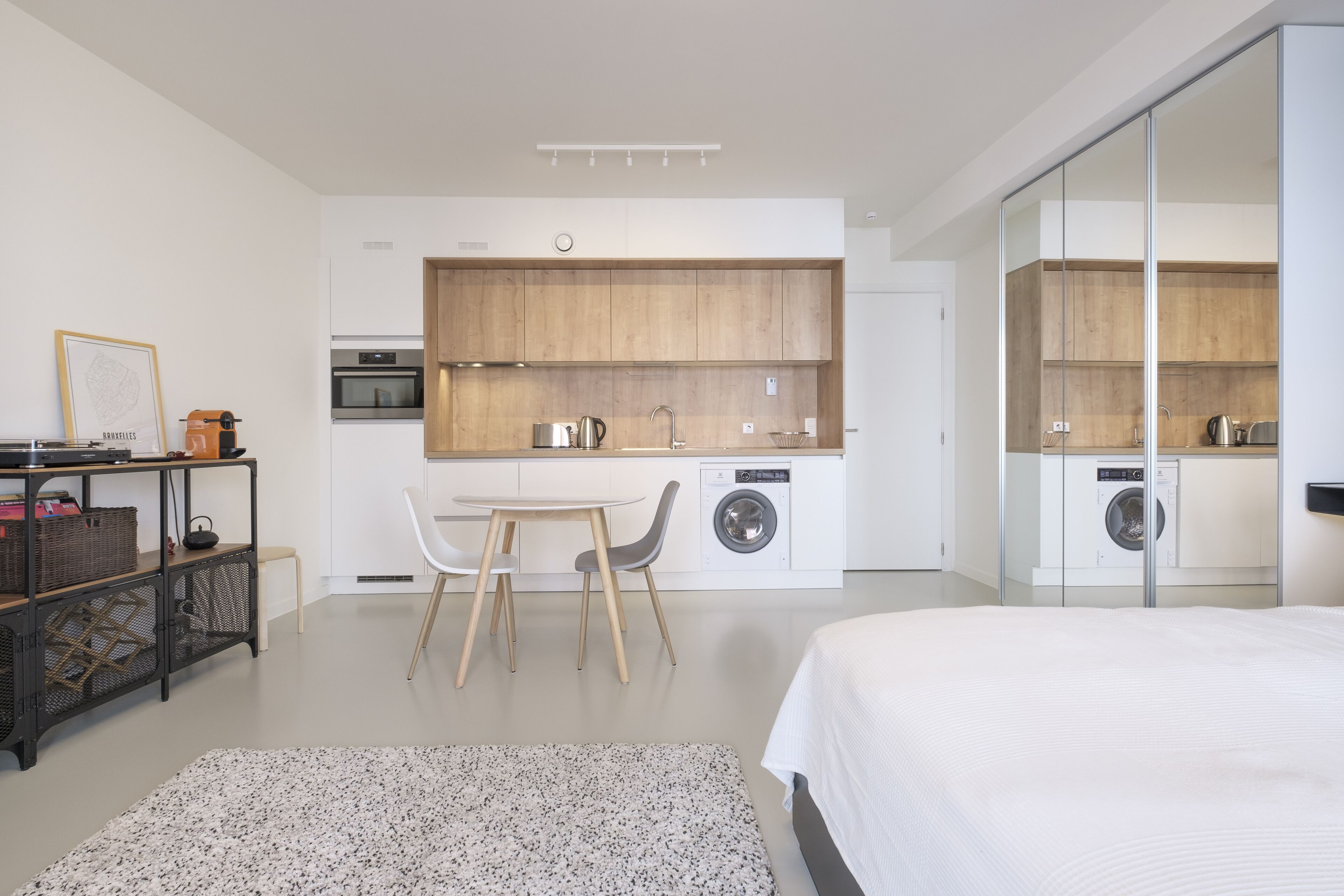 Appartement Confort | Coin séjour | Télévision à écran plat de 120 cm avec chaînes par câble, télévision